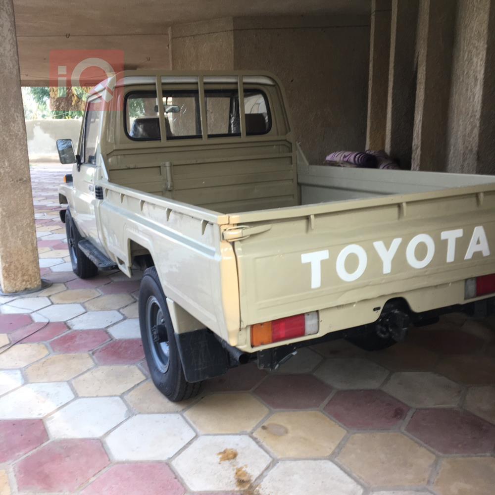 Toyota Land Cruiser Pickup